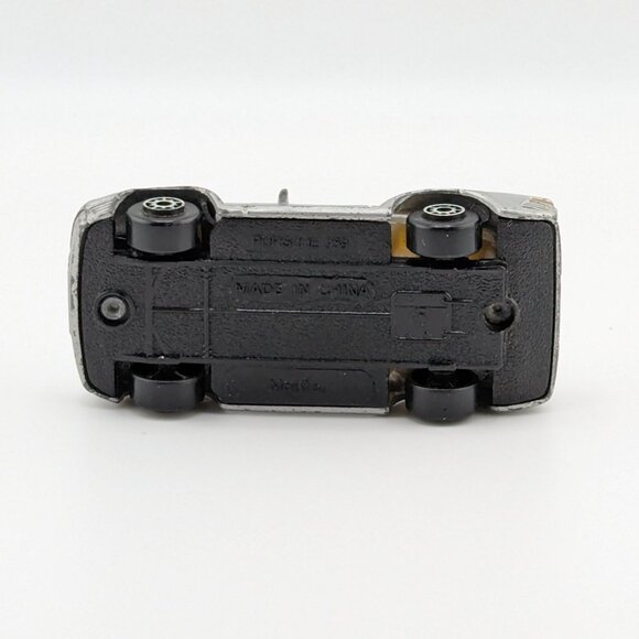 Maisto Porsche 959 Silver Diecast Car - Picture 5 of 5